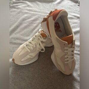 New Balance Women’s Beige and Rust Colored Sneakers. Size 8.5.  NWOB.